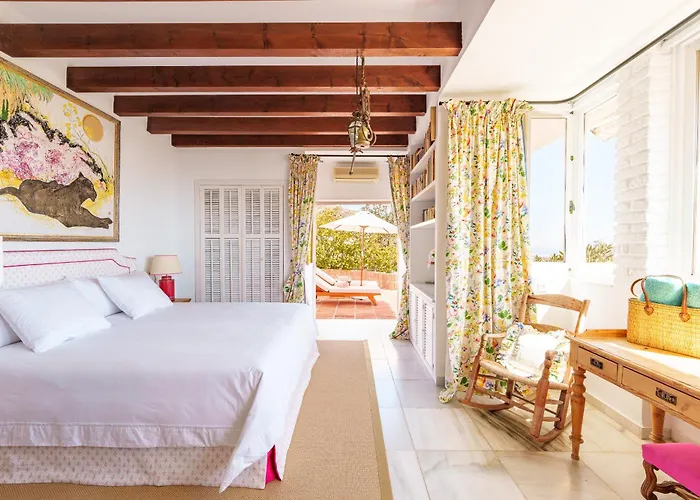 7,000 Sqm Luxurious With Panoramic Sea Views Multiple Gardens & Two Pools Benalmádena