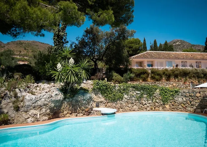 Villa 7,000 Sqm Luxurious With Panoramic Sea Views Multiple Gardens & Two Pools Benalmádena