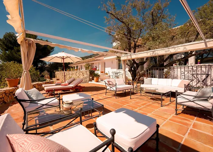 7,000 Sqm Luxurious With Panoramic Sea Views Multiple Gardens & Two Pools Benalmádena