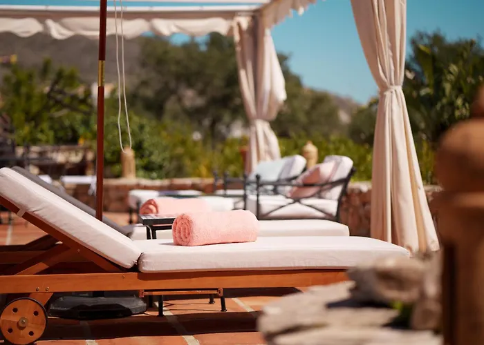Villa 7,000 Sqm Luxurious With Panoramic Sea Views Multiple Gardens & Two Pools