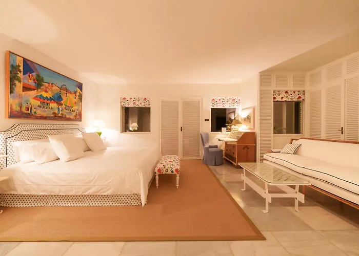 Villa 7,000 Sqm Luxurious With Panoramic Sea Views Multiple Gardens & Two Pools Benalmádena