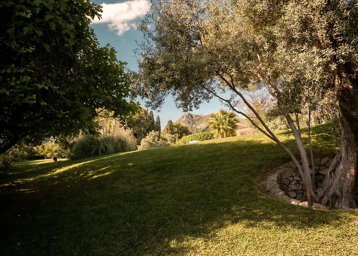 Villa 7,000 Sqm Luxurious With Panoramic Sea Views Multiple Gardens & Two Pools Benalmádena
